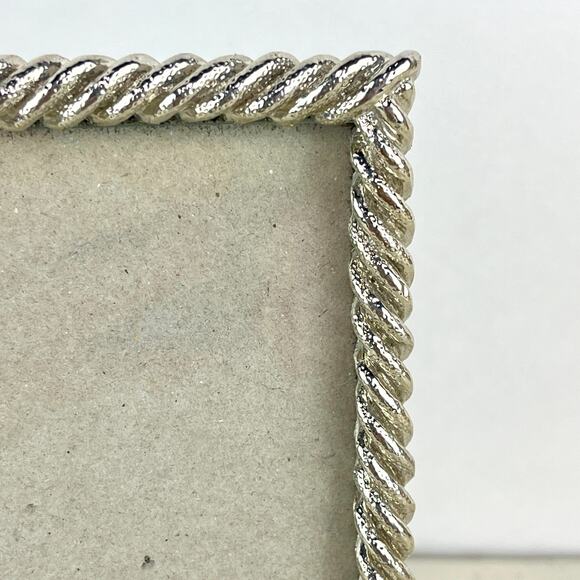 Nicole Miller Home Silver Twisted Rope Photo Frame - Picture 2 of 6